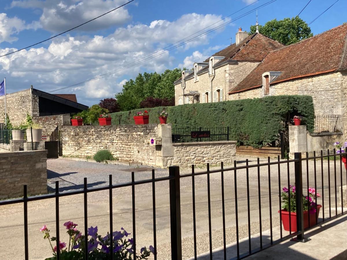 Hotel L'Aubergiste Corcelles-les-Arts Zewnętrze zdjęcie